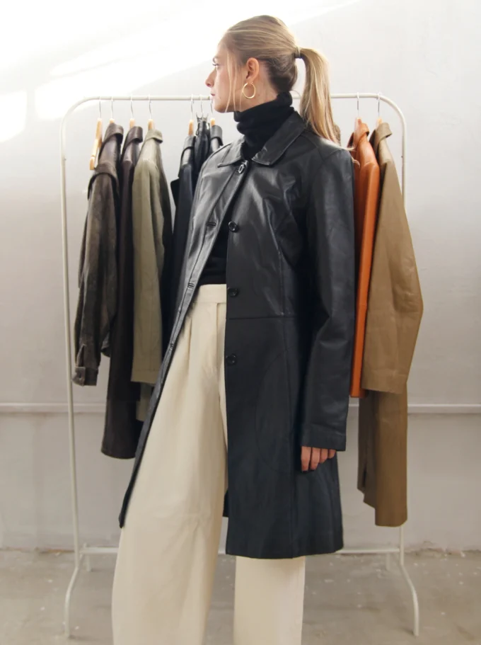 TRENCH VINTAGE ANII 90 DIN PIELE NATURALA CU CUSATURI DECORATIVE