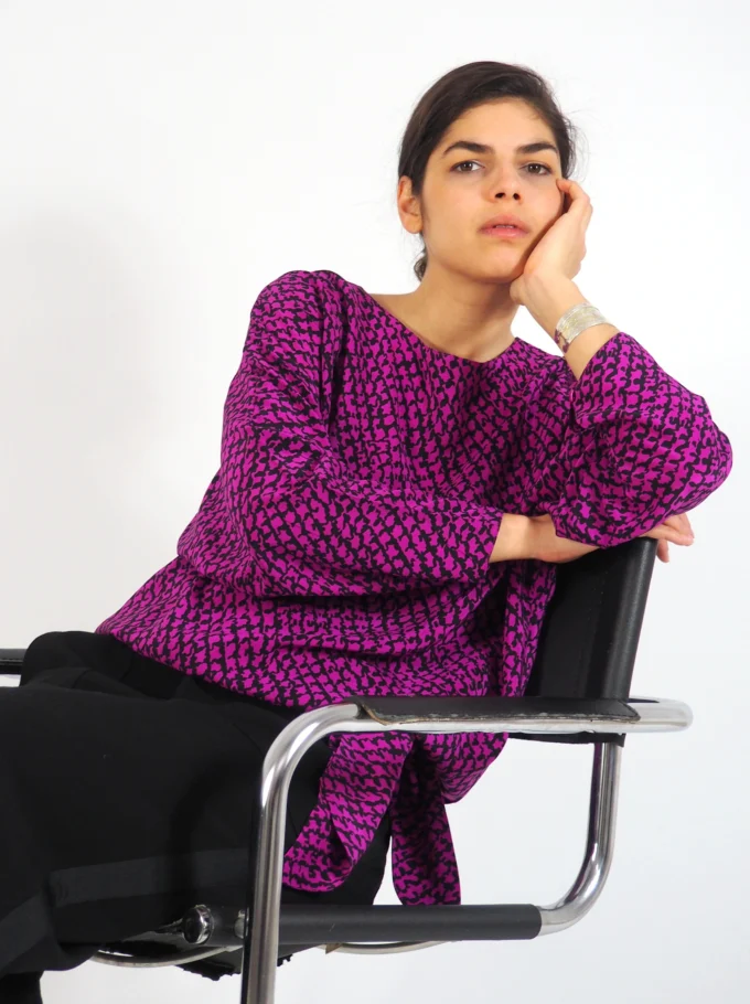 BLUZA VINTAGE DIN MATASE FUCSIA CU IMPRIMEU GRAFIC